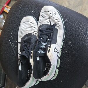 On men's running shoes, 10